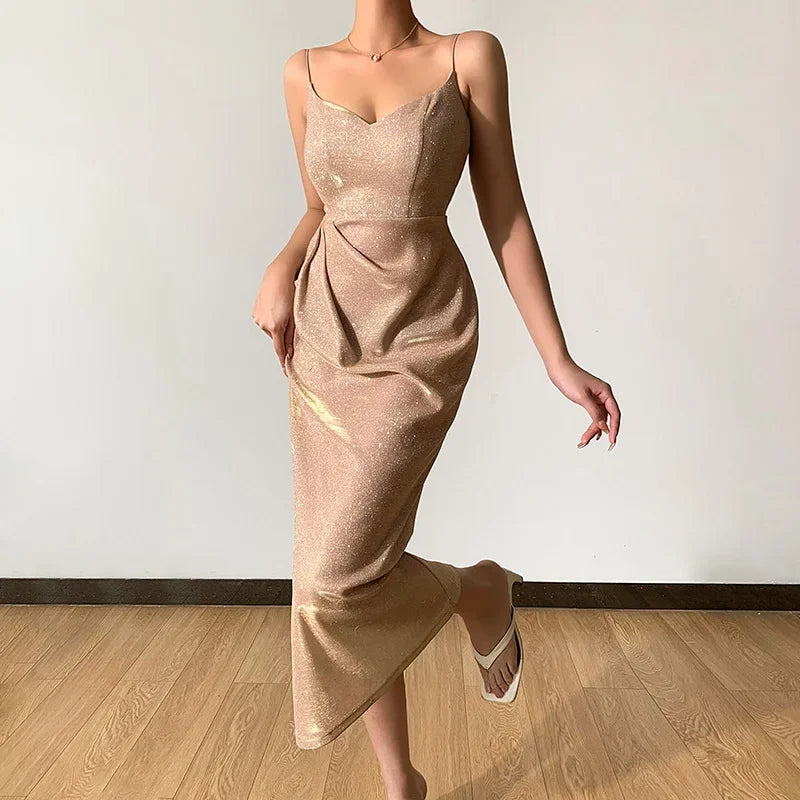 Elegant Knee-Length A-Line Dress with Halter Neckline & Spaghetti Straps – Non-Stretch Polyester