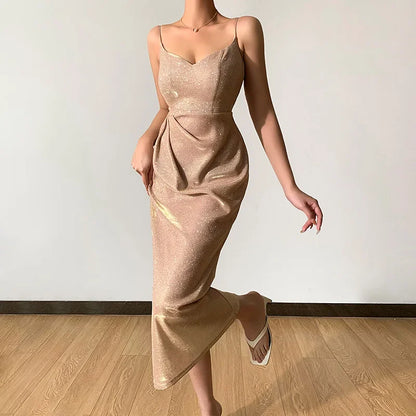 Elegant Knee-Length A-Line Dress with Halter Neckline & Spaghetti Straps – Non-Stretch Polyester